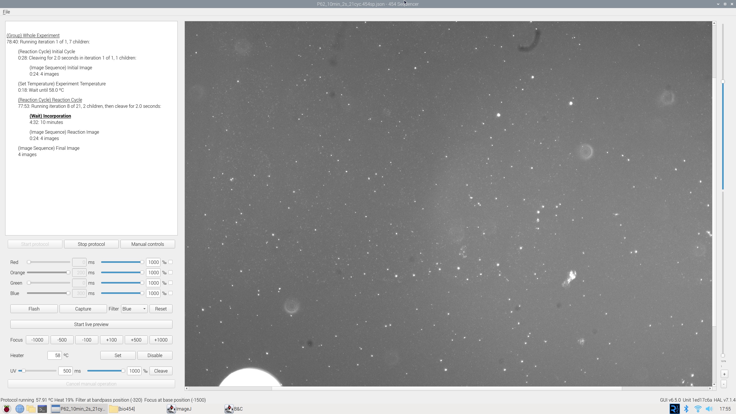 Screenshot of 454 TIRF UI, showing controls, protocol, and microscope image. Microscope image contains DNA clusters.